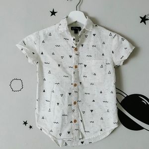 Boys White Geo Print Button Down //